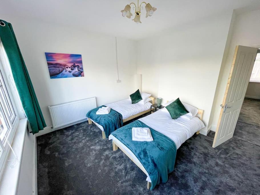 Perfect For Contractors & Families! 7 Beds Free Parking Lägenhet Birmingham Exteriör bild